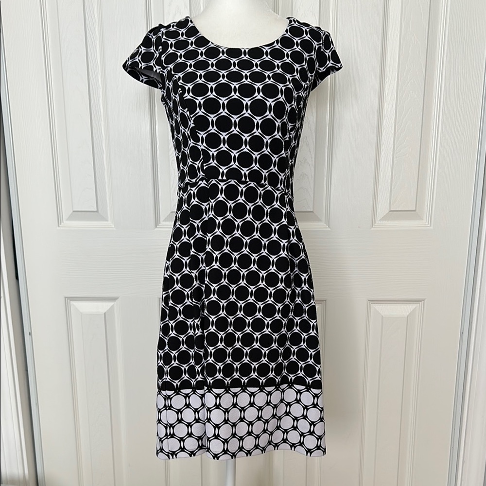 Elegant Black and White Geometric Dress